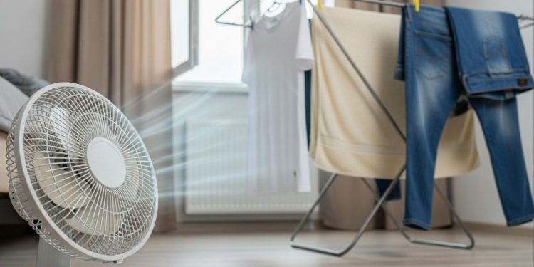 Os hábitos que aceleram a secagem das roupas mesmo em clima úmido