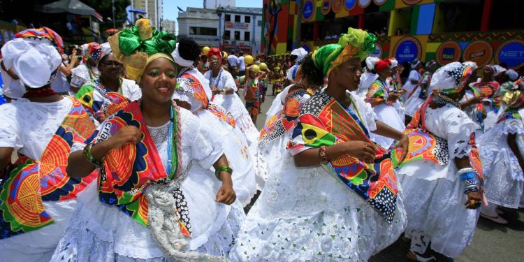 O guia definitivo para entender o preço do Carnaval na Bahia. / Créditos: depositphotos.com / joasouza