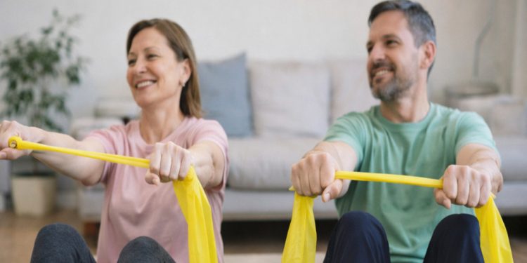 Esses exercícios leves são aliados essenciais para pessoas acima dos 50 anos terem mias saúde