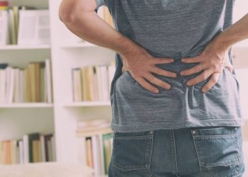 Dor Lombar: 4 Exercícios Caseiros Simples que Podem Aliviar o Desconforto em Apenas 10 Minutos