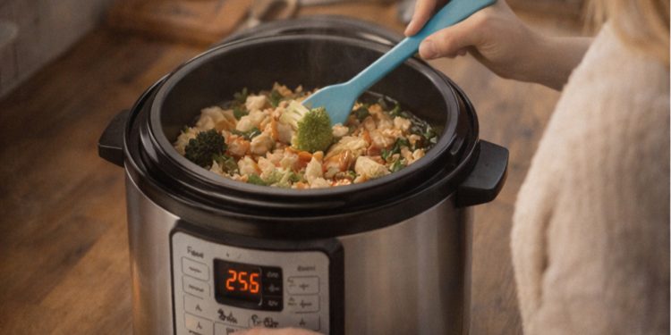 Ninguém explica assim, mas as panelas elétricas mudam a forma de cozinhar