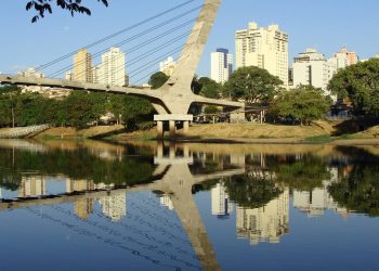 A Noiva da Colina em São Paulo atrai quem busca a beleza de um pôr do sol único no rio
