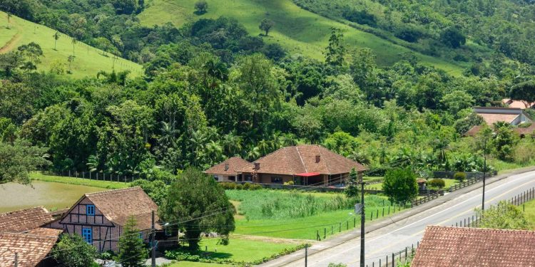 A vila alemã com três idiomas no dia a dia que está entre as 10 melhores em qualidade de vida no Brasil