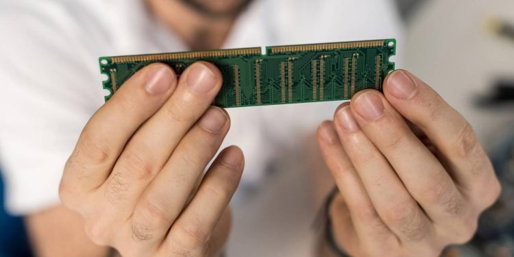 Por que o computador trava mesmo com tanta memória RAM e o que fazer para resolver