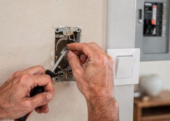 Quanto custa em média trocar um interruptor que esquenta