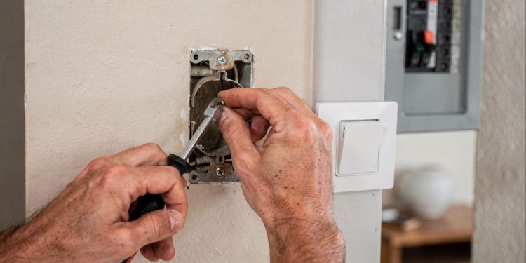 Quanto custa em média trocar um interruptor que esquenta