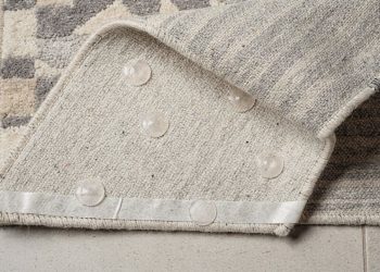 Como evitar que o tapete escorregue no piso liso usando truques simples de casa