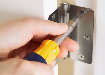 O melhor truque caseiro para eliminar rangido da porta
