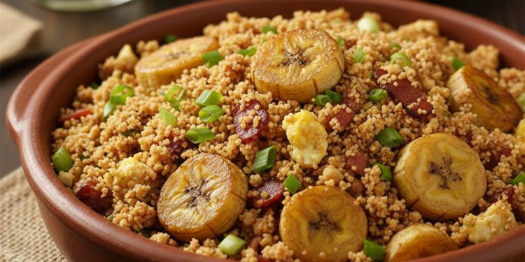 A farofa de banana simples que deixa o almoço mais saboroso sem complicação
