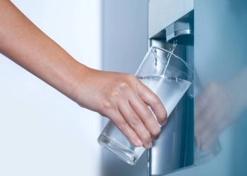 Como o purificador de água digital se tornou indispensável na rotina da casa