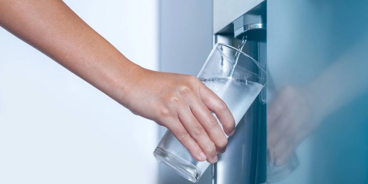 Como o purificador de água digital se tornou indispensável na rotina da casa