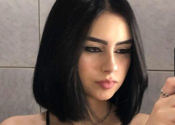 Mini bob preto fosco vira a tendência mais quente para o verão