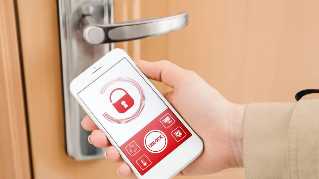 Controle remoto pelo celular: como donas de casa estão ganhando tempo sem virar reféns da tecnologia