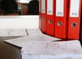Como organizar documentos digitais e físicos juntos com um sistema simples e eficiente