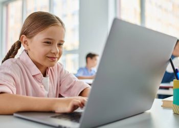 As ferramentas digitais simples que organizam a rotina escolar sem complicar