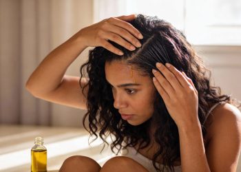 1 mês, 1 óleo, 1 método: essa técnica fortalece a raiz e faz o cabelo crescer mais rápido em casa