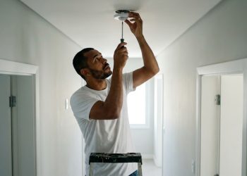 Eu instalei esse sensor baratinho e minha conta de luz caiu quase pela metade