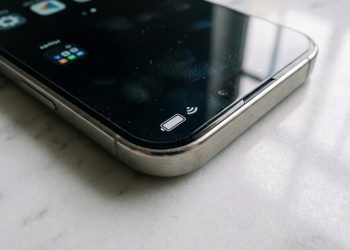 Truque pra fazer a bateria do celular durar o dia inteirinho sem estresse nenhum