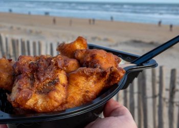 O que faz o lanche na praia pesar mais no bolso em certas épocas