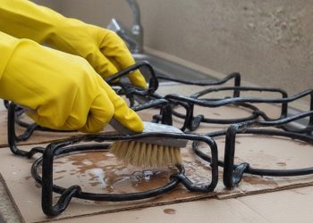 Esse único produto deixa as grades do seu fogão brilhando em 30 minutos