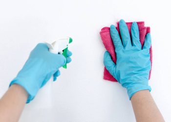 Receita única com amido deixa cerâmica limpa e brilhante