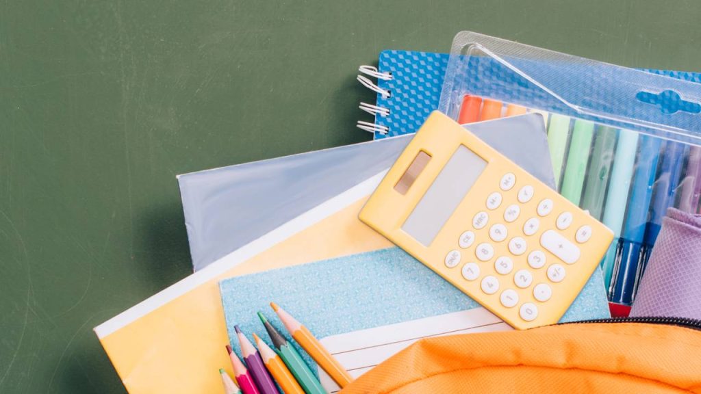 etiquetar material escolar