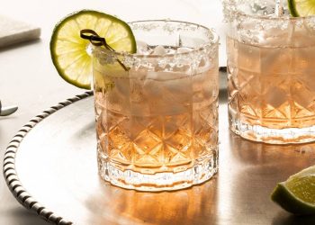 Drinks sem álcool e baixo custo que estão dominando o verão nas festas e em casa