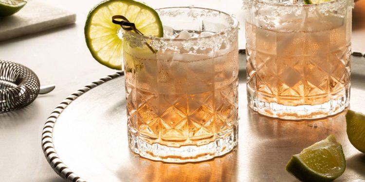 Drinks sem álcool e baixo custo que estão dominando o verão nas festas e em casa
