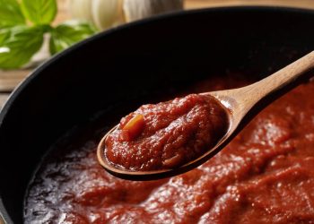A Receita definitiva do molho de tomate caseiro simples