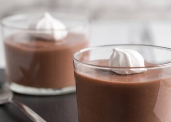O mousse de chocolate fácil que agrada adultos e crianças em qualquer ocasião