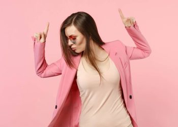 Significado psicológico de escolher a cor rosa vai além da delicadeza