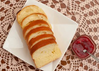 O pão caseiro com ingredientes simples que garante sabor e economia na cozinha