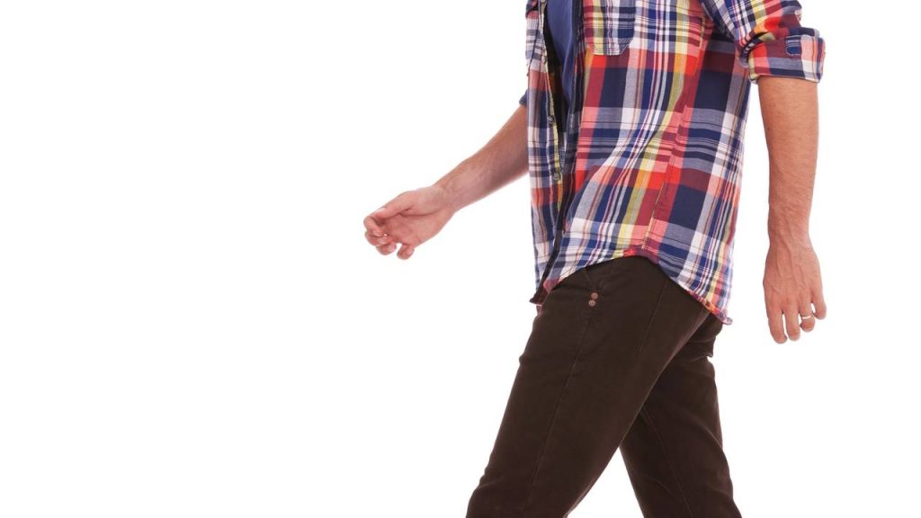 Por que você balança os braços ao andar?: Veja o que isso revela sobre seu corpo