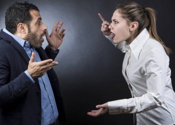 Por que algumas pessoas precisam ter sempre razão? o padrão emocional que a psicologia identificou