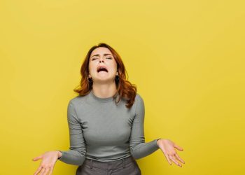 Reclamar o tempo todo ativa um modo mental que pode estar sabotando sua vida
