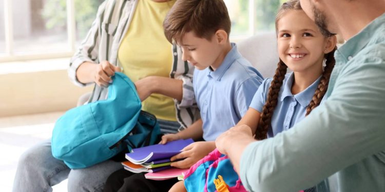 Como ter uma voltar às aulas sem estresse com rotinas matinais simples e organizadas