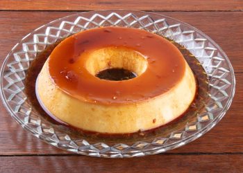 Como fazer pudim de leite condensado cremoso, perfeito e que não quebra ao desenformar