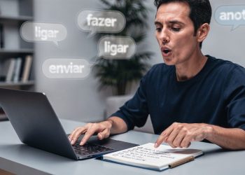 A psicologia revela o verdadeiro motivo pelo qual algumas pessoas falam sozinhas em casa