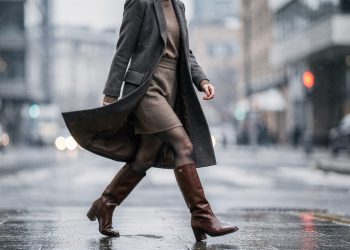 5 combinações certeiras para você parar de errar no seu look com saia em dias mais frios