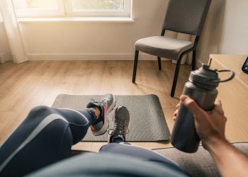 Treino de 7 dias em casa para iniciantes: Cria hábito e fortalece o corpo todo