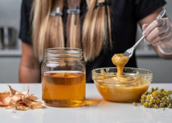 Meu cabelo ficou mais claro depois que fiz essa receita caseira com 3 ingredientes naturais