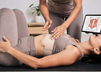 Diástase abdominal melhora com exercícios específicos e orientação adequada