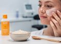 Usei essa máscara caseira para suavizar minhas manchas de sol e não acreditei no que ela fez em 15 minutos