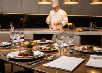 Quanto custa contratar um chef em casa e o que realmente muda no preço do jantar