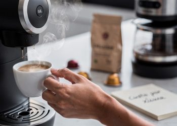 Cafeteira de cápsula ou tradicional: Qual pesa mais no bolso ao longo do ano?