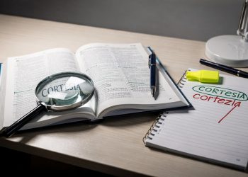 “Cortesia” ou “cortezia”: qual é a forma correta de escrever?