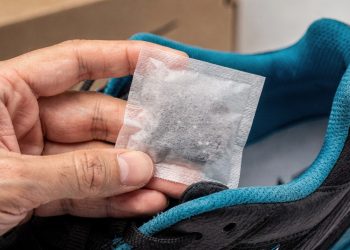 Poucos sabem: para que serve o pacotinho que vem nas caixas de sapato?