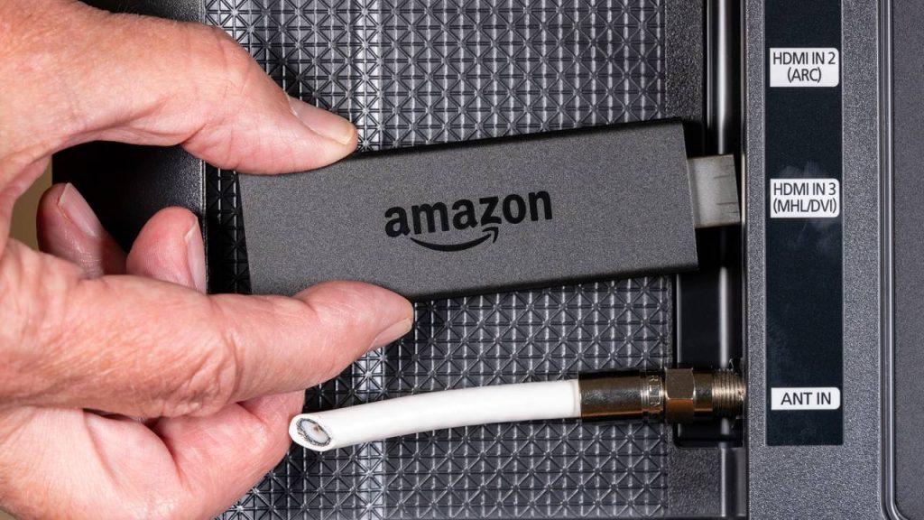 Transformar a TV comum em smart custa menos do que comprar uma TV nova