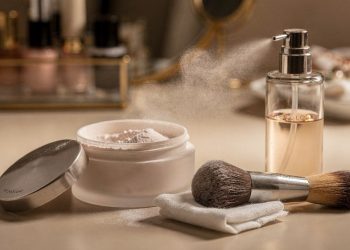 O macete simples do perfume com talco que faz seu cheiro durar o dia todo