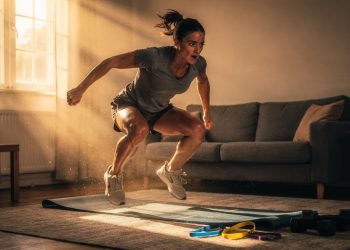 Treino funcional em casa pode ser mais prático do que puxar ferro na academia